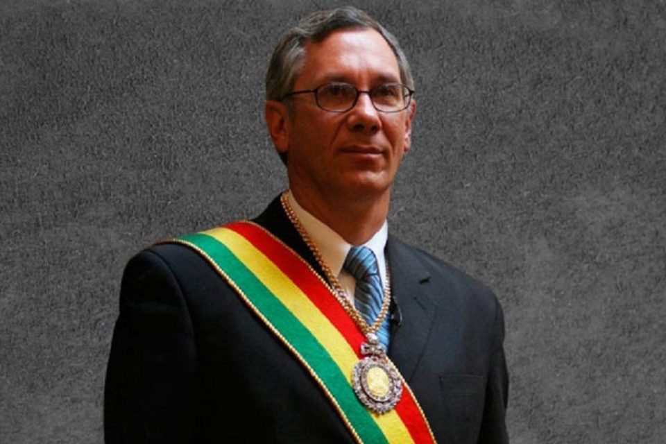 Eduardo Rodríguez Veltzé / Pùblico