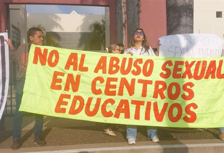 Protesta contra abusos sexuales en colegios